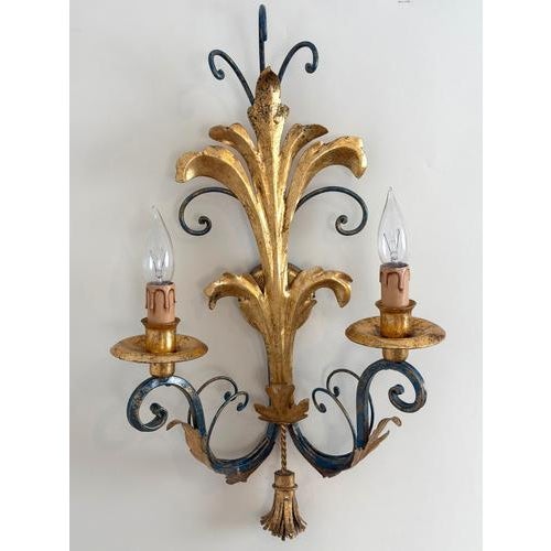 Hollywood Regency Large Florentine wall lamp, Italy, 1970s Height 54 cm Width 33 cm Depth 15.5 cm 2 x E12 / E14 sockets...