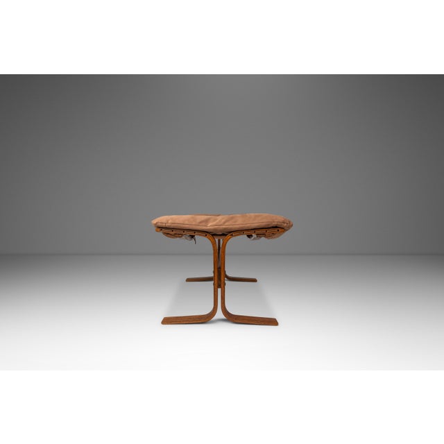 Mid-Century Scandinavian Modern High Back Siesta Lounge Chair & Ottoman Attributed to Igmar Relling for Westnofa, Norway, C. 1970's For Sale - Image 16 of 18