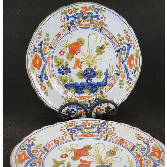 The Faenza Garofano (Blue Carnation) pattern is a highly collectible, traditional Italian majolica. Pieces marked with AMM...