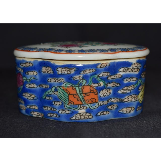 Japanese Porcelain Ware Trinket Box Vintage Painted Floral Lidded Multi Lobe 50s For Sale - Image 12 of 14