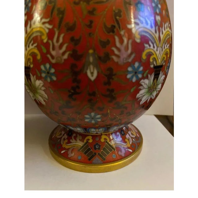 Red Pair of Mid 20th Century Gilt and Cloisonné Enamel Vases For Sale - Image 8 of 11
