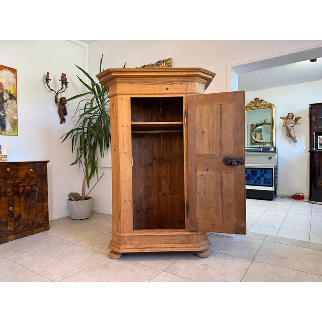Baroque Farmhouse Cupboard, Upper Austria For Sale - Image 4 of 10