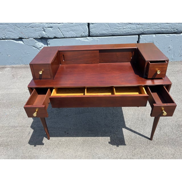 1960s Walnut Desk by T.H.Robsjohn-Gibbings for Widdicomb For Sale In Miami - Image 6 of 12