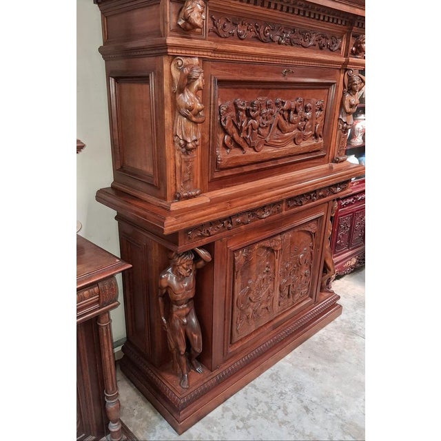 Important Renaissance-style drop-front secretary desk, 19th century Dimensions: Height: 195 cm Width: 160 cm Depth: 56 cm...