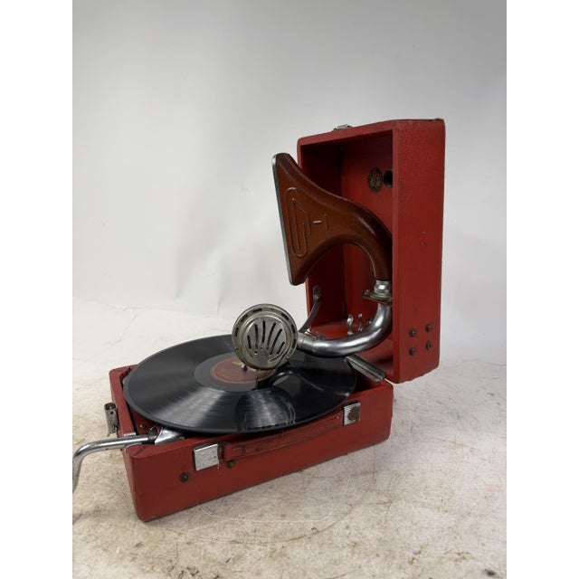 Red Vintage Portable Hand-Crank Gramophone, 1930s For Sale - Image 8 of 18