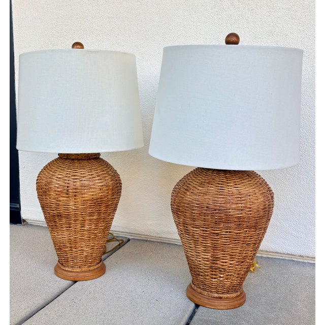 Hollywood Regency 1970s Pair of Woven Rattan and Wood Ginger Jar Lamps in the Style of Ralph Lauren For Sale - Image 3 of 13