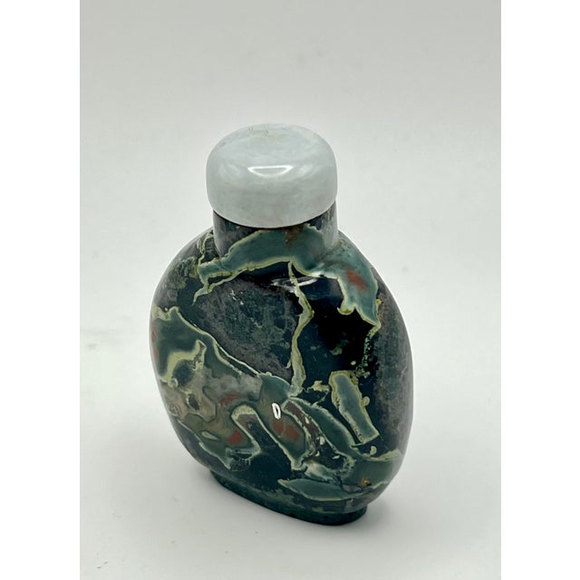 1970s 1970s Vintage Frog Skin/Bloodstone Snuff Bottle For Sale - Image 5 of 12