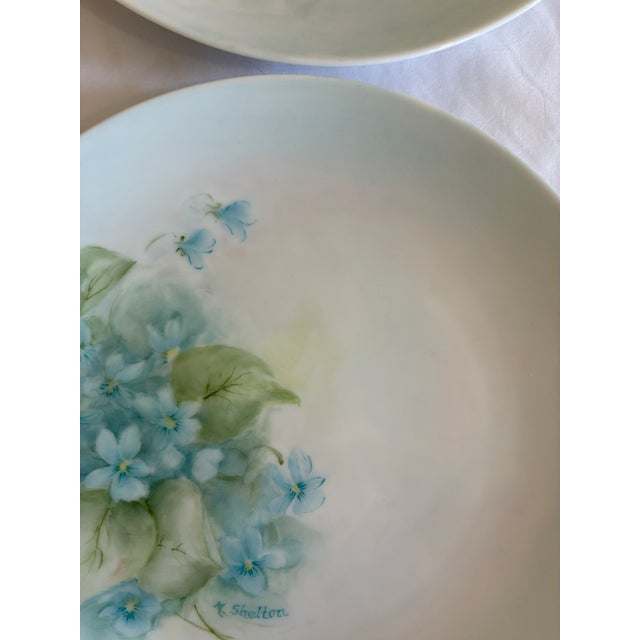 Vintage Hand-Painted Floral Plates Signed by Artist – Set of 2 For Sale - Image 11 of 12