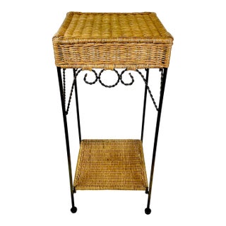 1980s Vintage Coastal Boho Chic Arts & Crafts Wicker and Twisted Rope Metal Plant Stand For Sale