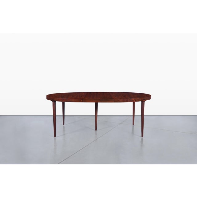 MM Moreddi Danish Modern Expanding Rosewood Dining Table by Harry Ostergaard for Moreddi For Sale - Image 4 of 15