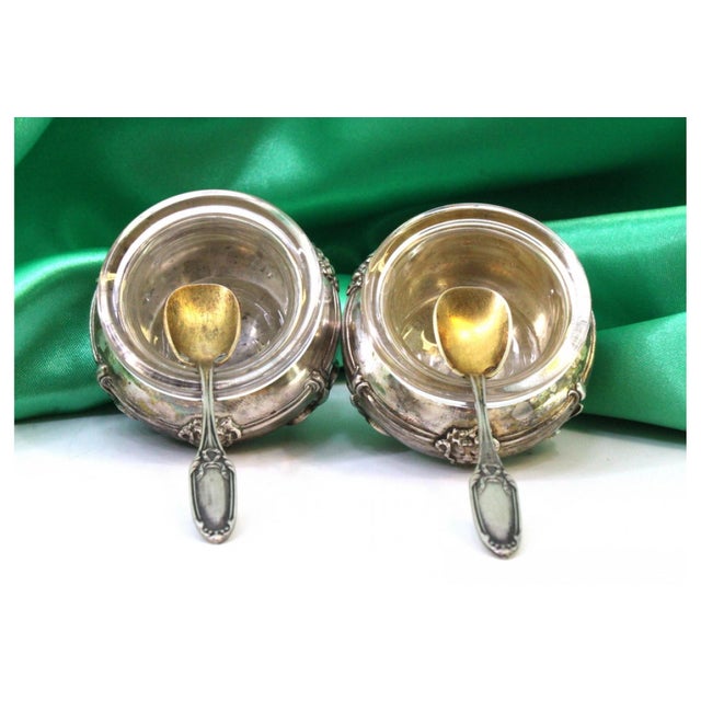 Silver Salt and Pepper Shakers Glass Cores and Embossed Spoons, Set of 4, in Good conditions.