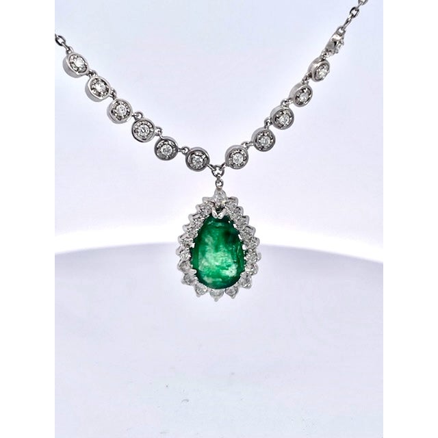 Pear-Shaped Cabochon Emerald & Diamond Halo Pendant Necklace in White Gold For Sale - Image 4 of 12