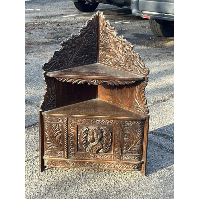 Victorian Corner Wall Cabinet in Oak with Fine Carved Figure For Sale - Image 4 of 11