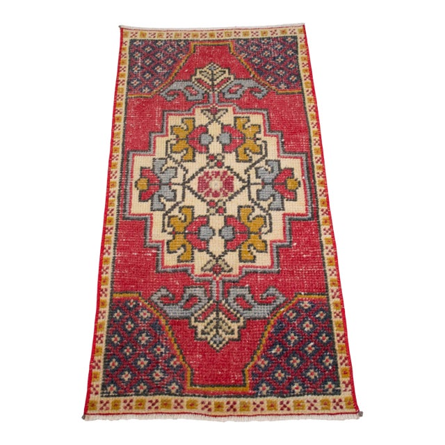 1970s Hand Knotted Low Pile Turkish Petite Rug Entry Decor, Bath Mat - 19'' X 38'' For Sale