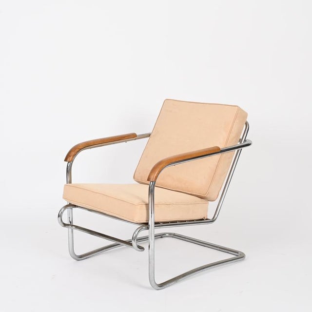 Bauhaus Tubular Chrome and Walnut Armchairs with Suede Upholstery, 1940s, Set of 2 For Sale - Image 3 of 18