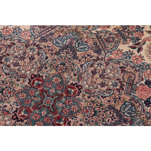 Shabby Chic Medallion 1990's Pak-Persian Ivory/Pink Wool Rug - 9'0'' X 12'5'' For Sale - Image 4 of 9