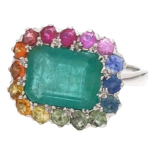 Natural 5.96 cts Zambian emerald & 1.46 cts rainbow sapphire ring in 18k gold For Sale