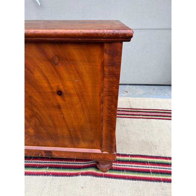 Antique Orange Flame Grain Paint Decorated Blanket Chest, Pennsylvania, Circa 1840’s For Sale - Image 10 of 18