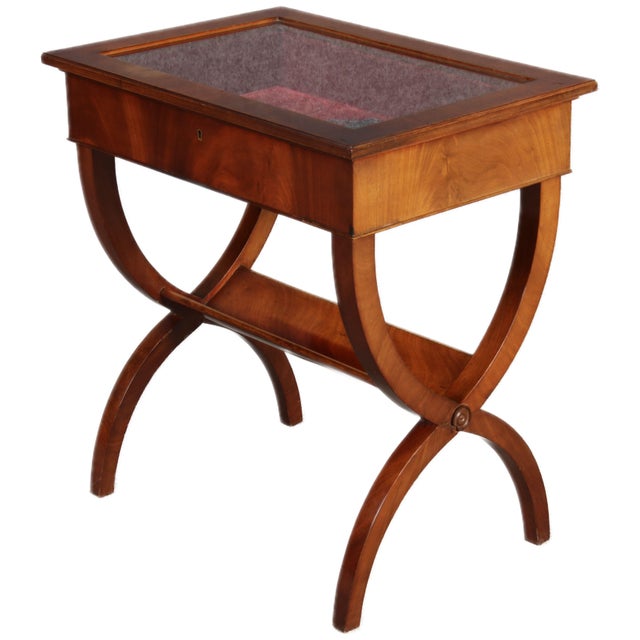 Hollywood Regency Antique 19th Century Small Table Display Cabinet Side Table in Mahogany, 1820 For Sale - Image 3 of 18