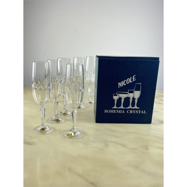 Set of 6 Champagne glasses in Bohemian crystal, Czech Republic, 80s, never used. Lead crystal 24%. Very good condition.