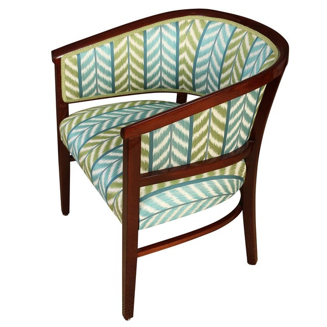 Mid-Century Modern Pair of Newly Upholstered Mahogany Tub Chairs in Quadrille Blue & Green Chevron For Sale - Image 3 of 4