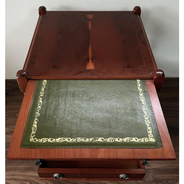 Early 20th Pair of Oak Nightstands with drawer and One Shelve For Sale In Miami - Image 6 of 18