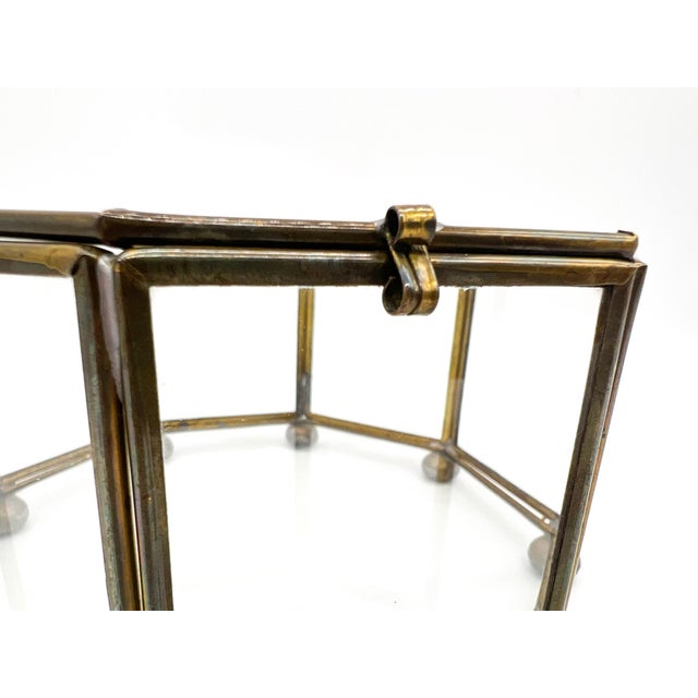 Metal Vintage Brass & Glass Octagonal Display Box / Jewelry Casket - Hollywood Regency, Mid-Century Modern, Modernist For Sale - Image 7 of 11
