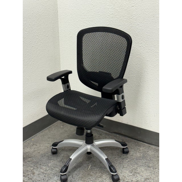 Hyken Ergonomic Mesh Swivel Task Chair For Sale In San Francisco - Image 6 of 12