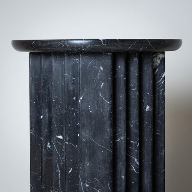 Modern Black Marble Column attributed to Carlo Scarpa, Italy 1970 For Sale - Image 3 of 6