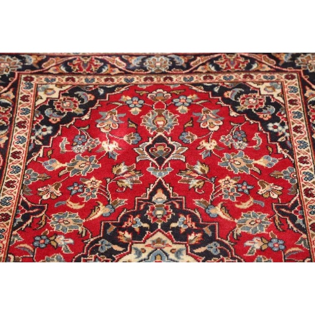 Kashan Rug in Hand-Knotted Wool For Sale - Image 8 of 11