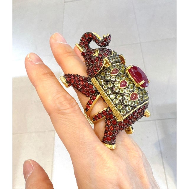 Bochic "Orient" Neoclassical Elephant Ruby & Sapphire Ring Set 18K Gold & Silver For Sale - Image 10 of 12