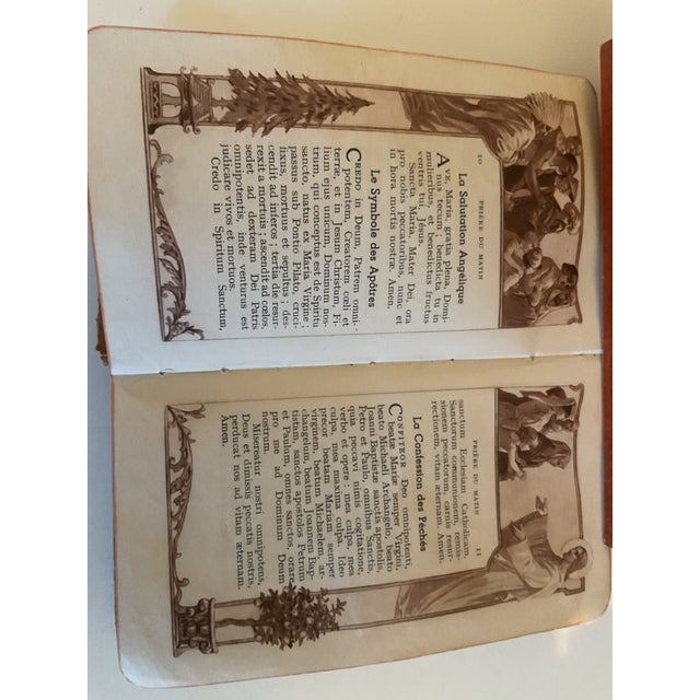 Vintage French Catholic Prayer Book – Missel De Christ-Roi – Gilt Edges & Illustrated For Sale - Image 11 of 12