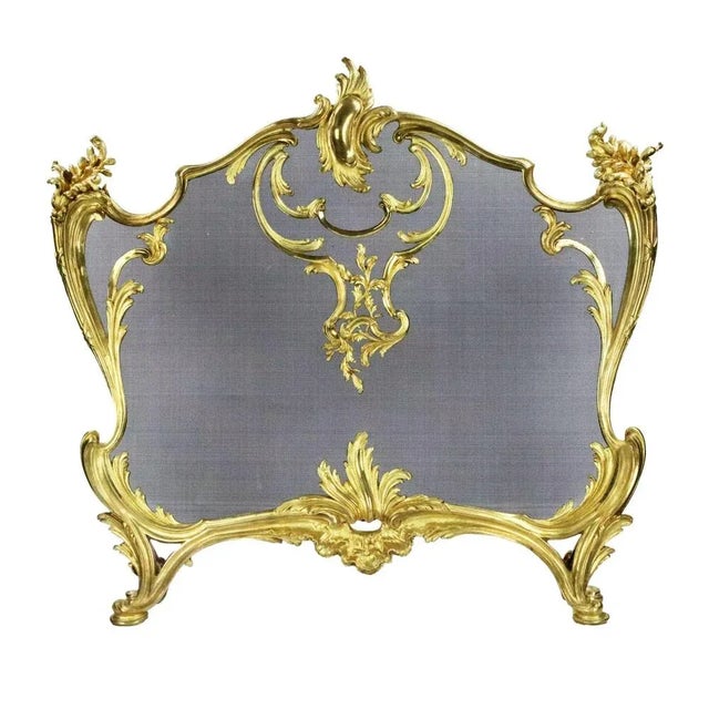 Louis Xv Style Fireplace Screen in Gilded Bronze with Metal Protective Mesh For Sale - Image 6 of 6