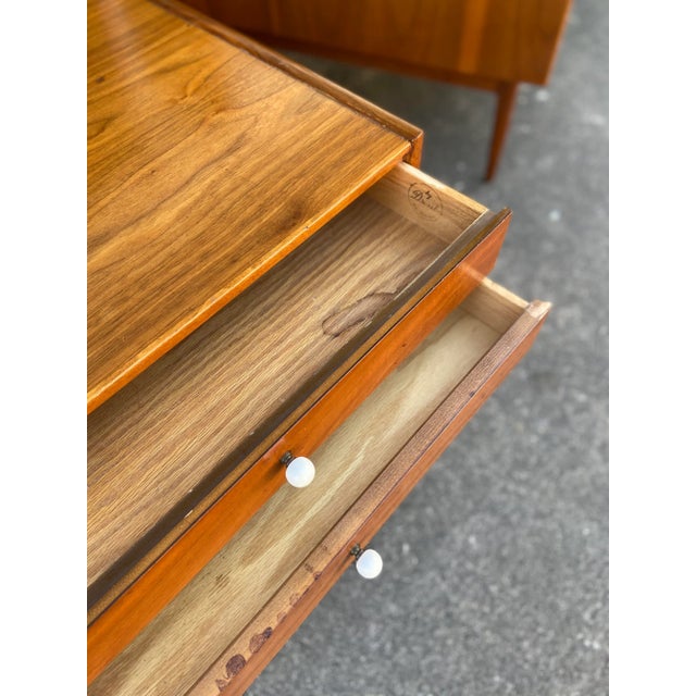 Mid Century Modern Pair of Two-Tier Nightstands With Double Drawers | Kipp Stewart for Drexel For Sale - Image 11 of 12