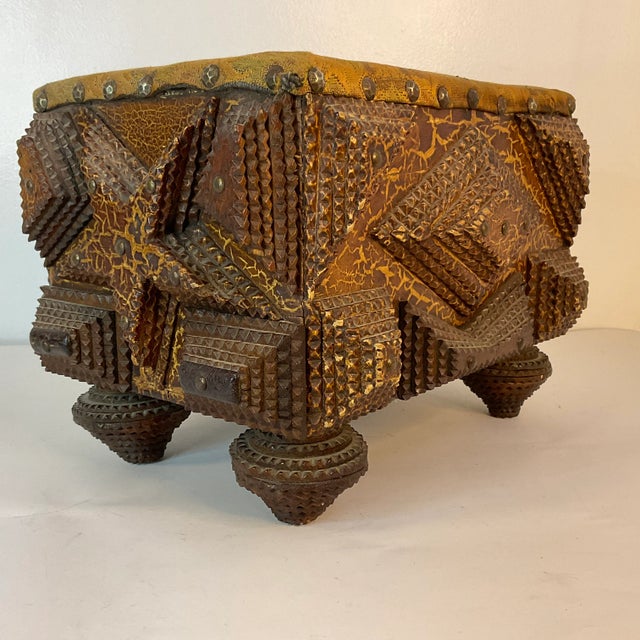 Wood Early 20th Century Folk Art Americana Tramp Art Star Design Ottoman Footstool. For Sale - Image 7 of 12