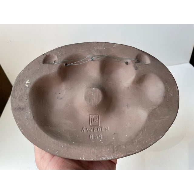 Ceramic Mid-Century 3-D Family Portrait Relief by Aimo Nietosvuori for Jie Ceramic, 1970s For Sale - Image 7 of 9