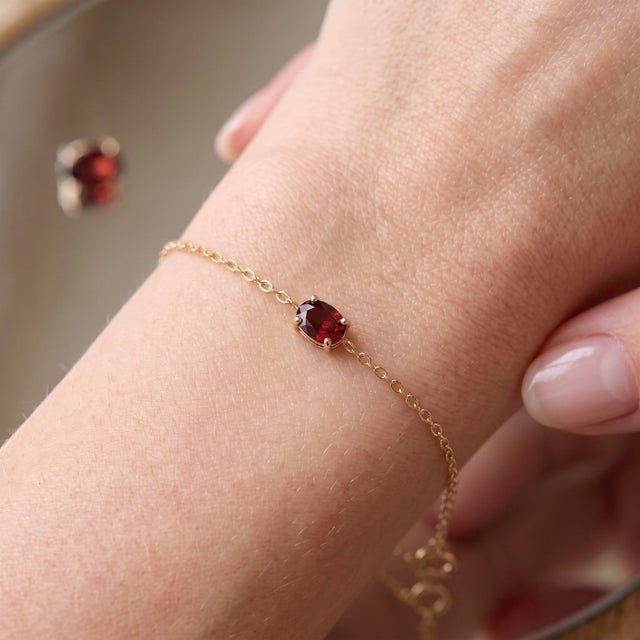 Elevate your everyday elegance with this minimalist East-West gemstone bracelet, designed to showcase understated luxury...