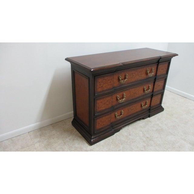 Great shape tight and sturdy. Minor wear. Please see photos as they are considered part of the description.