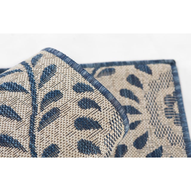 2020s Momeni Contemporary Indoor/Outdoor Riviera Vine Rug in Blue, 3'3" x 5' For Sale - Image 5 of 9