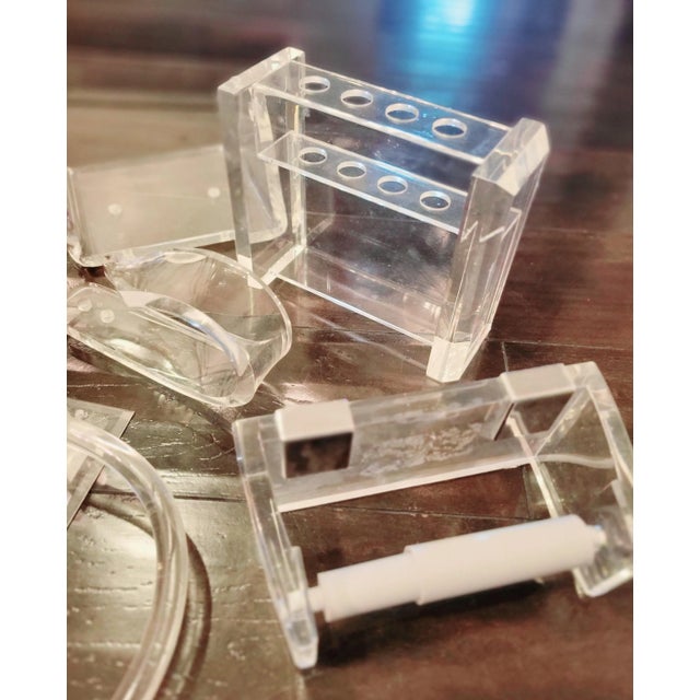 Plastic Vintage Lucite Bathroom Set Toilet Paper, Toothbrush, Towel Hook Holder- Set 6 For Sale - Image 7 of 9