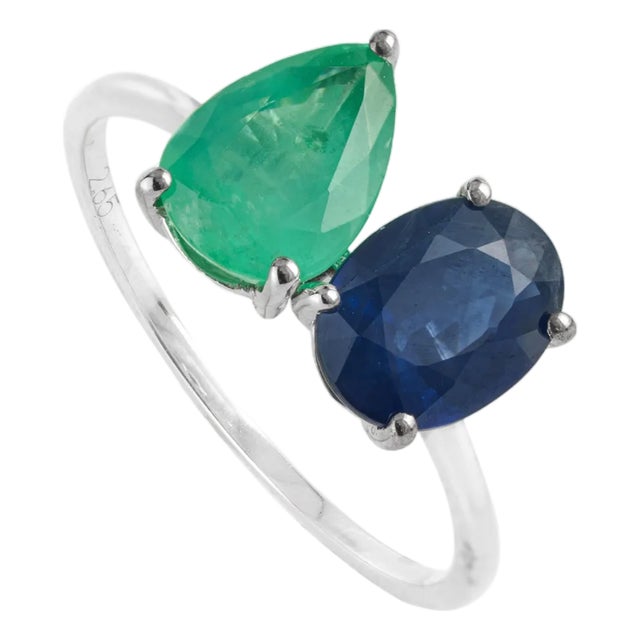 Contemporary 2.66ct Emerald & Blue Sapphire Toi Et Moi Ring in 14k Gold Size 9 For Sale