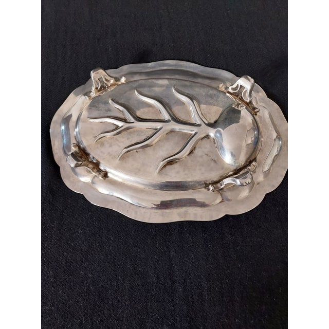 Traditional Antique Pairpoint 12" Silver Plate Footed Meat Platter W/ Juice Well For Sale - Image 3 of 6