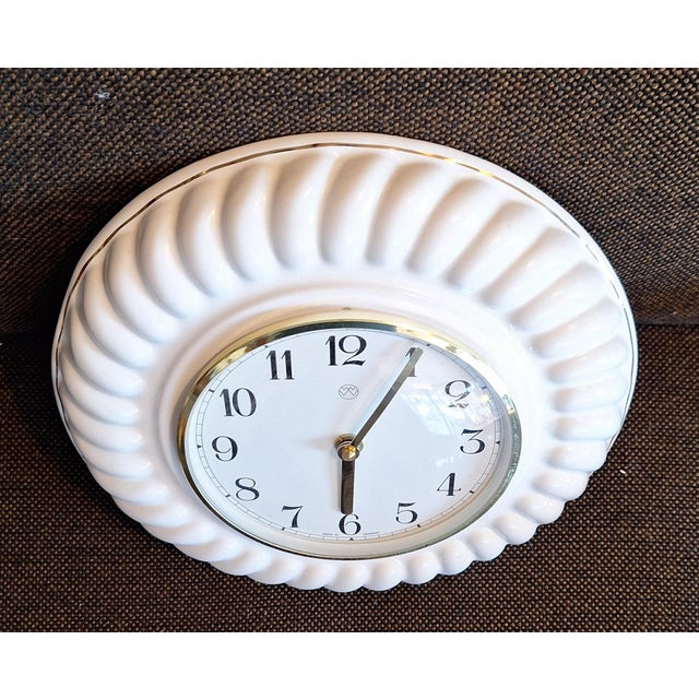 German Vintage Wall Clock in White Ceramic, 1980s, in Very Good conditions. Designed 1980 to 1989