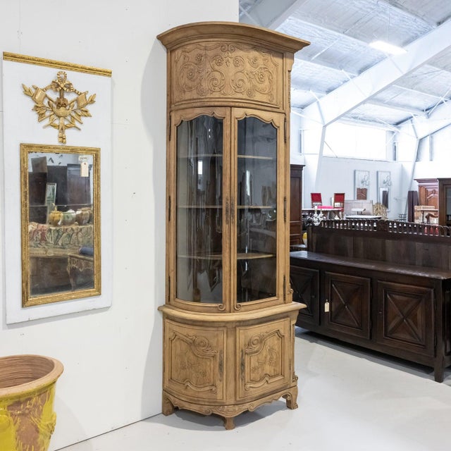 Monumental Pair of 19th Century Louis XV Style Bleached Oak Glass Door Chateau Encoignures or Corner Cabinets For Sale - Image 4 of 17