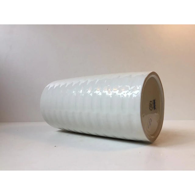 1970s Danish Modern White Celadon Vase by Anni Jeppesen for Royal Copenhagen, 1970s For Sale - Image 5 of 7