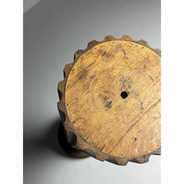 French column / pedestal. Crafted from solid oak. Mid 20th century. In good condition. Dimensions: 140H x 44D