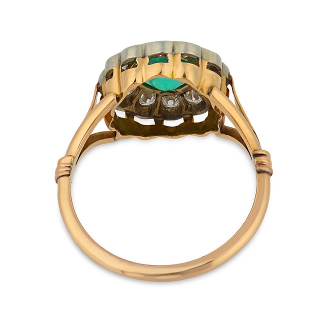 Edwardian Style 1.05 Carat Emerald Diamond 18k Yellow Gold Silver Cluster Ring, Size 9.5 For Sale In Los Angeles - Image 6 of 6