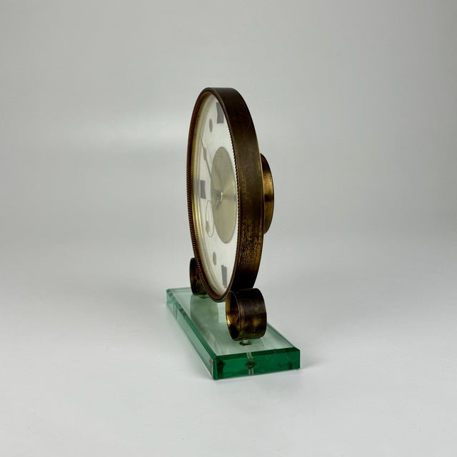 1950s Mid-Century Modern Desk Mantel Clock from Famos, 1950s For Sale - Image 5 of 7