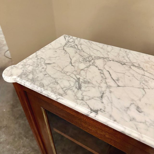 Antique French Louis XVI Style Mahogany Vitrine ~ Bookcase With Carrara Marble For Sale - Image 17 of 18