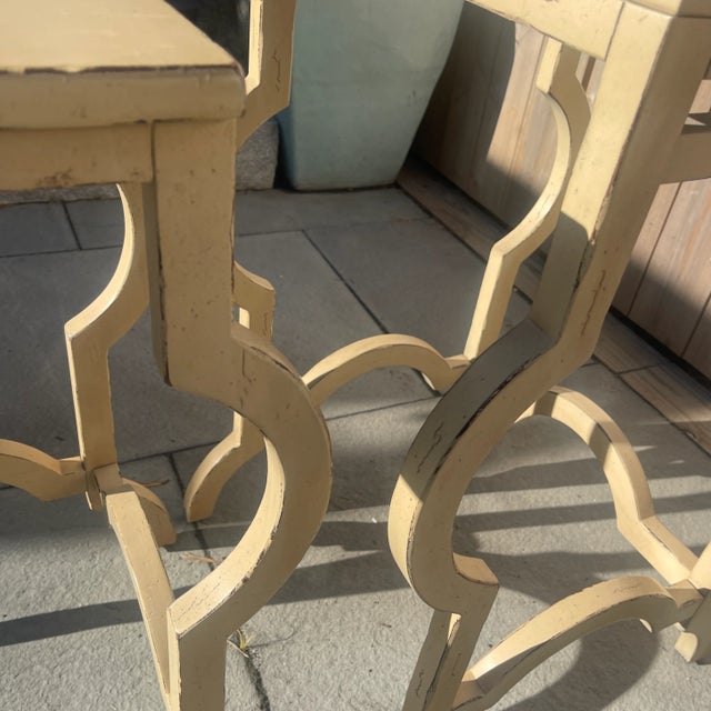 Beige French Country Nesting Tables by Baker – Set of 2, Cream Lacquer Curved-Leg Design, 1970s For Sale - Image 8 of 12